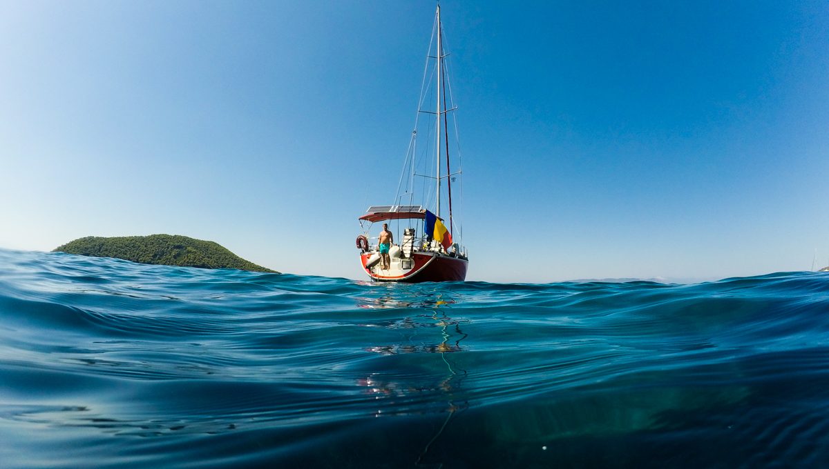 Pe barcă cu copilul prin Insulele Sporade