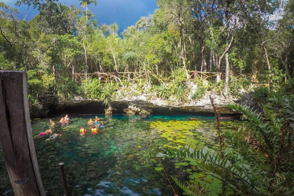 Cenote Riviera Maya