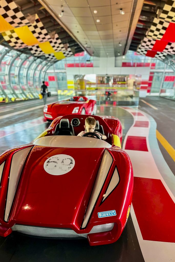 parc de distracții Ferrari World Abu Dhabi