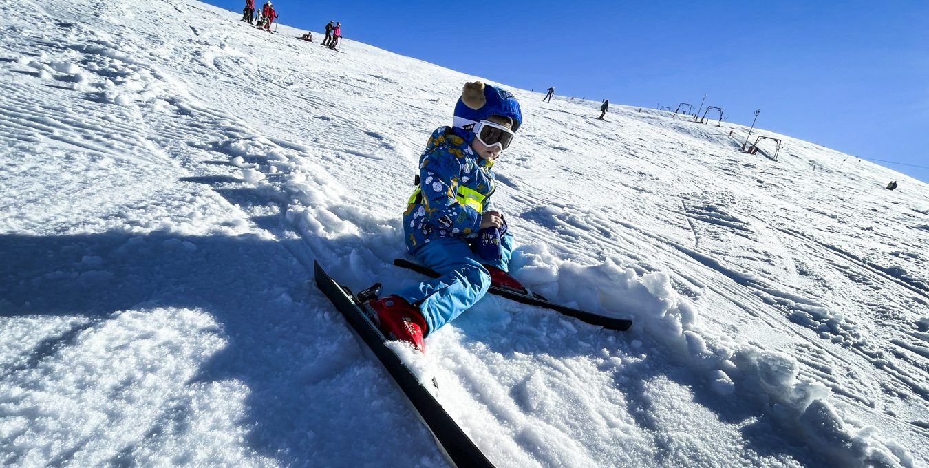 La schi cu copilul în România – Straja