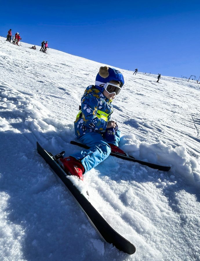 La schi cu copilul în România – Straja